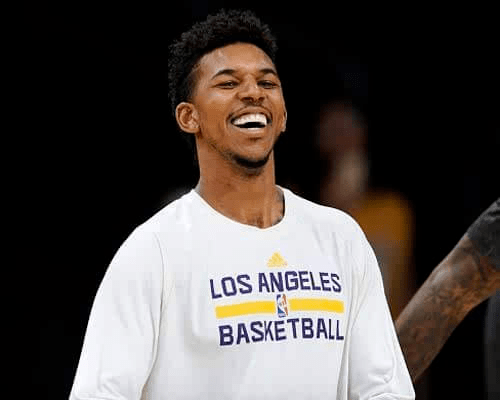 一名持球点 一名持球点